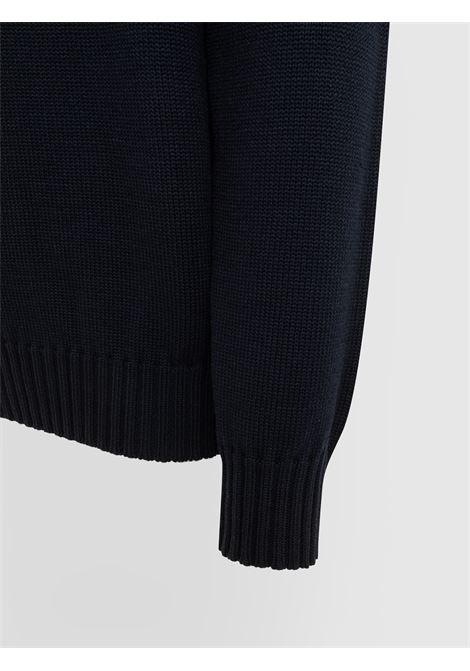 Urban cyclist in 4-thread merinos. Garment fits true to size, buy regular size. Ribbed collar, knit bottom and cuffs. Regular fit. ALPHA STUDIO |  | AU-3031G1001